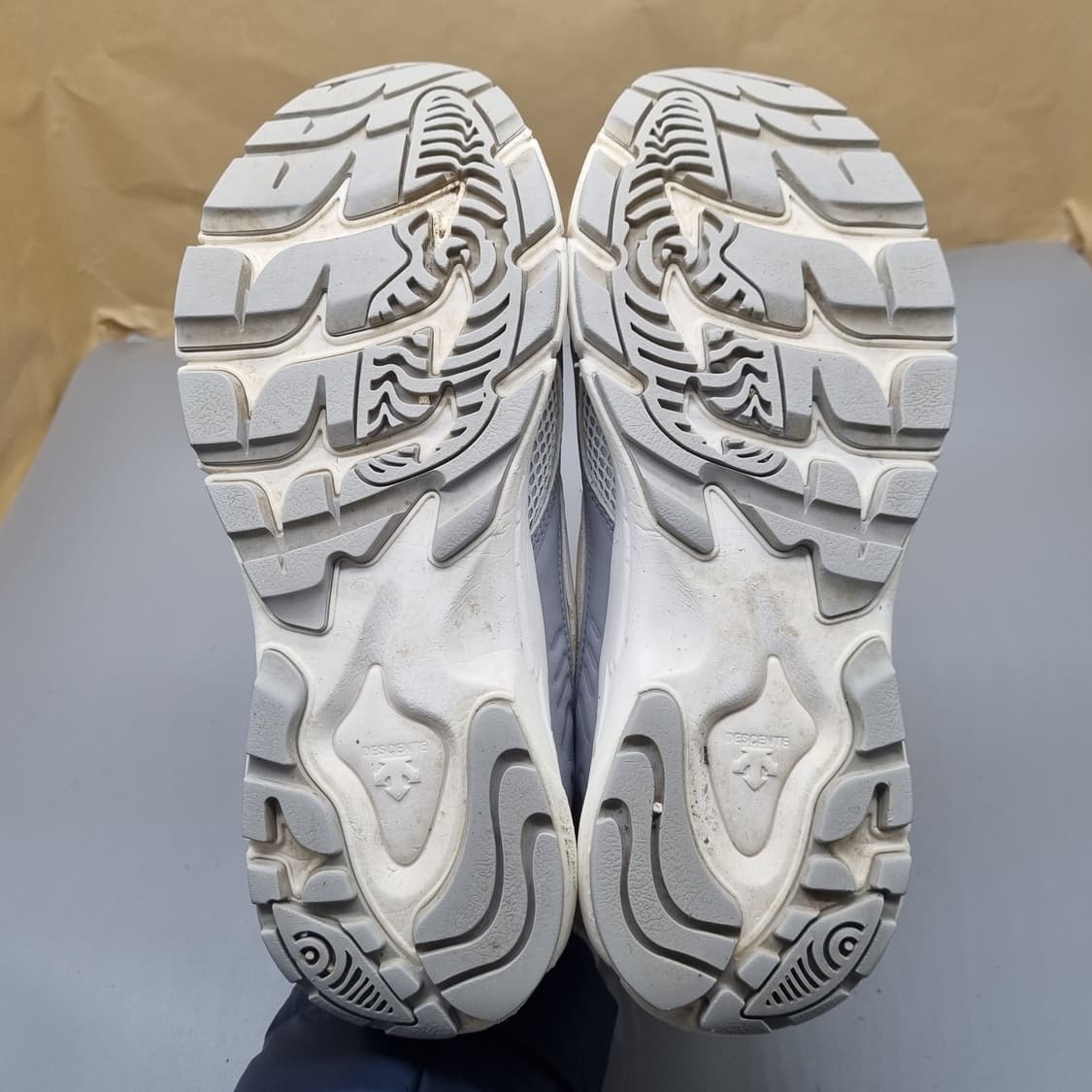 데상트 트리본 운동화250  상품이미지3