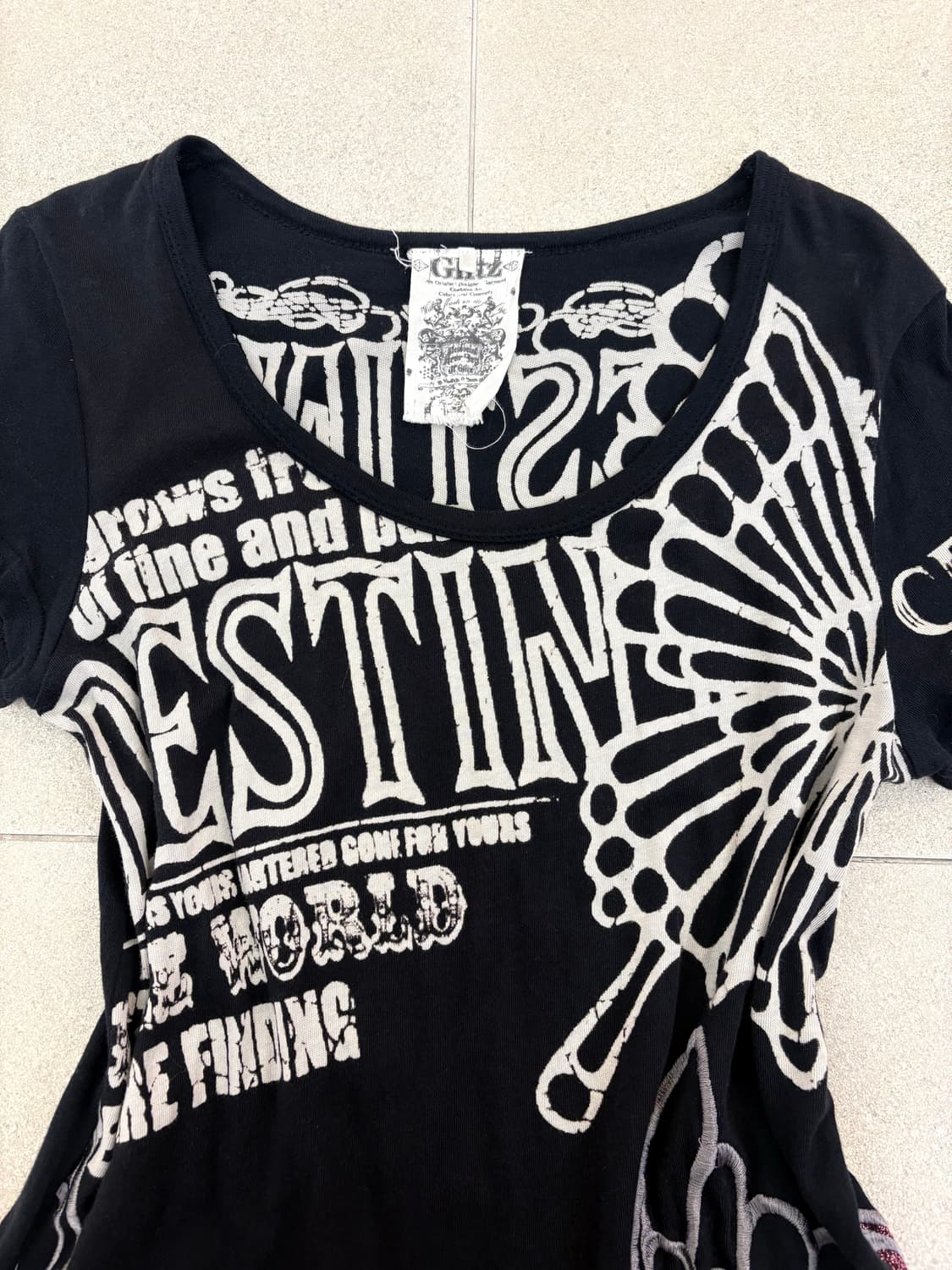 글리츠 나비 레터링 반팔 상품이미지2