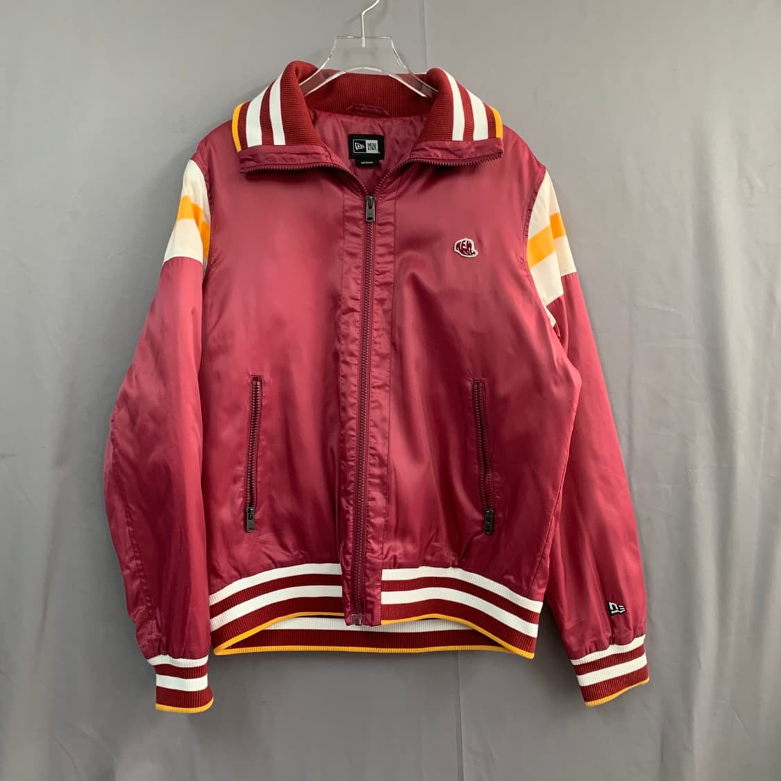 M 뉴에라 버건디 새틴 바시티 스타디움 야구 자켓 상품이미지2