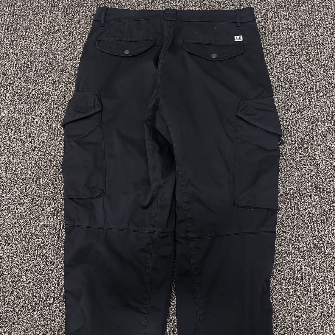 CP컴퍼니 한국매장판 렌즈 카고팬츠 블랙 XS 상품이미지5