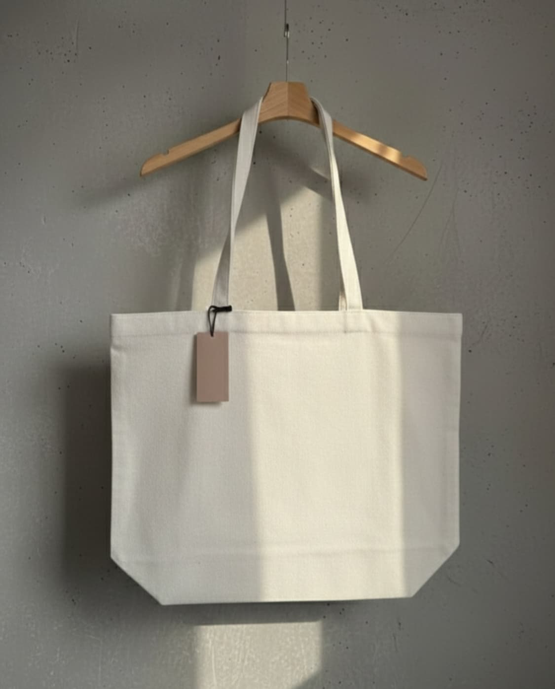 미우미우[MIU MIU] 로고 에코백 상품이미지2