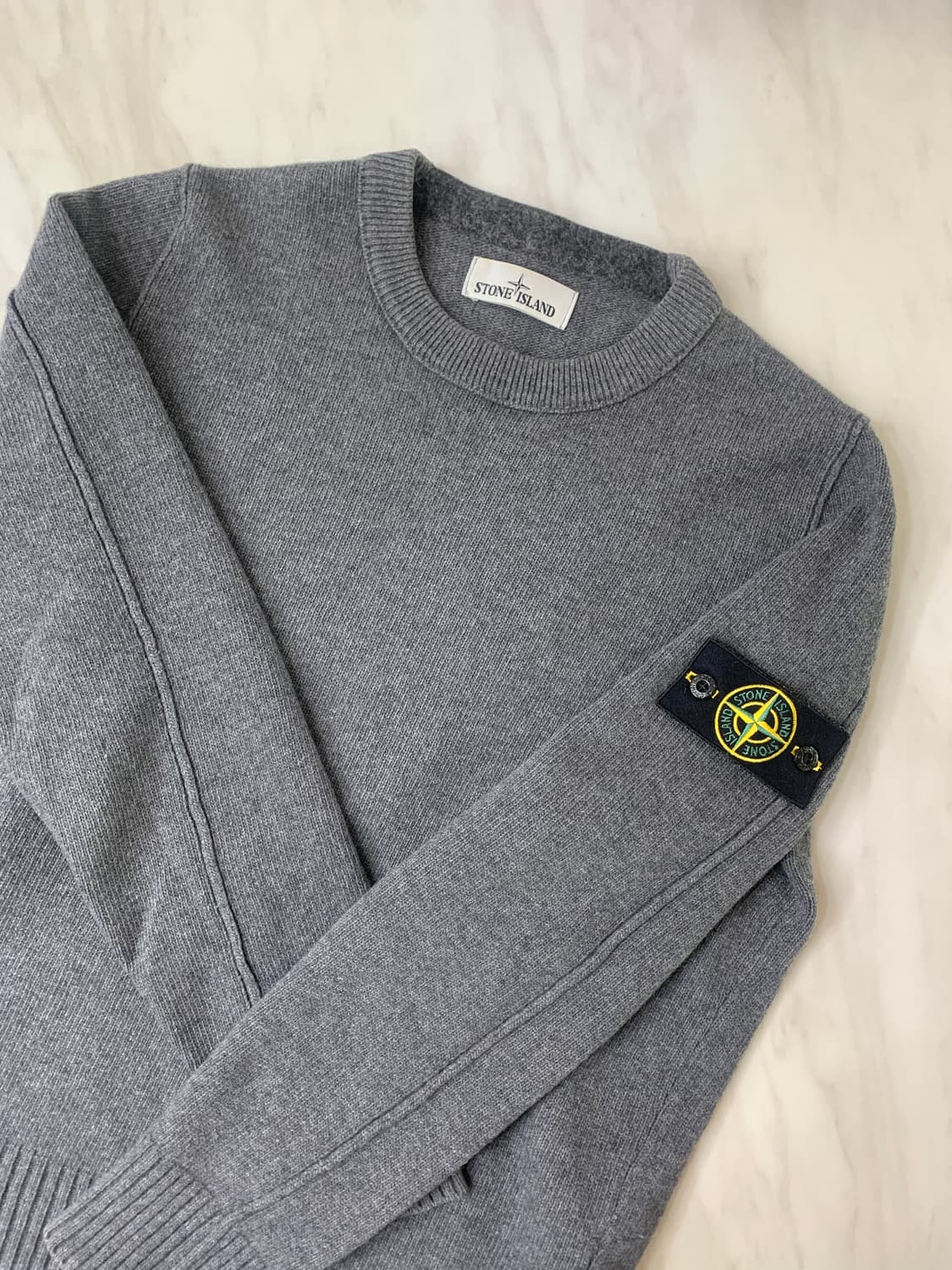스톤아일랜드 그레이 니트 L사이즈 S급상태 상품이미지1