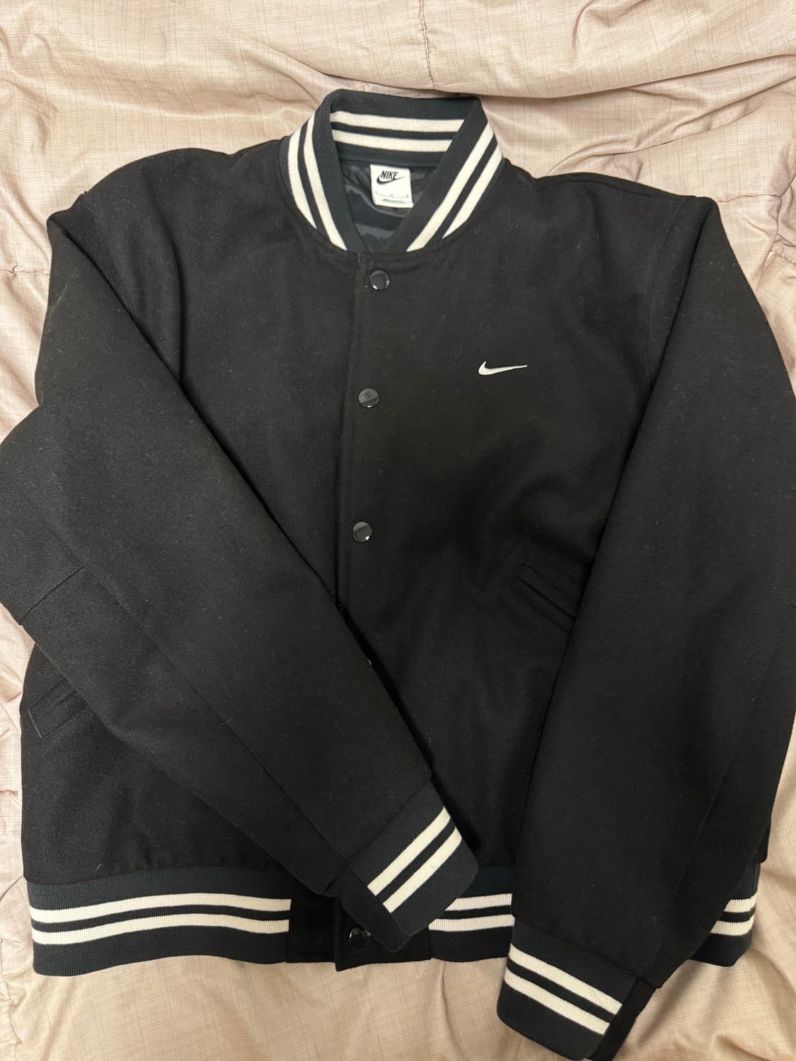 나이키 바시티 L 상품이미지1