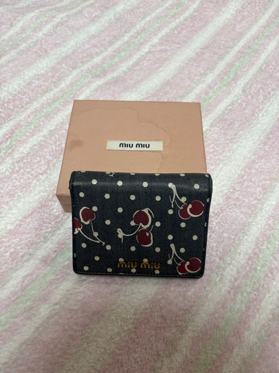 미우미우 데님 체리 반지갑  상품이미지1