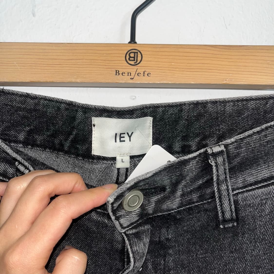 IEY Black Washed Curved Pants 상품이미지5