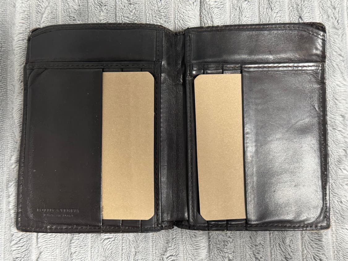 보테가베네타 인트레치아토 여권 지갑 상품이미지3