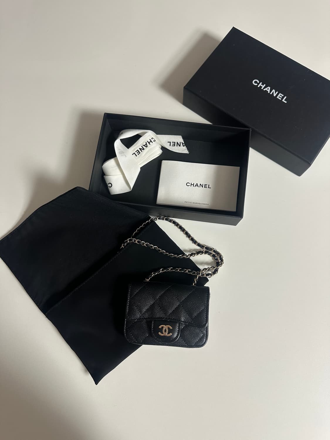 샤넬 클래식 벨트백 블랙 (31번대) 상품이미지2