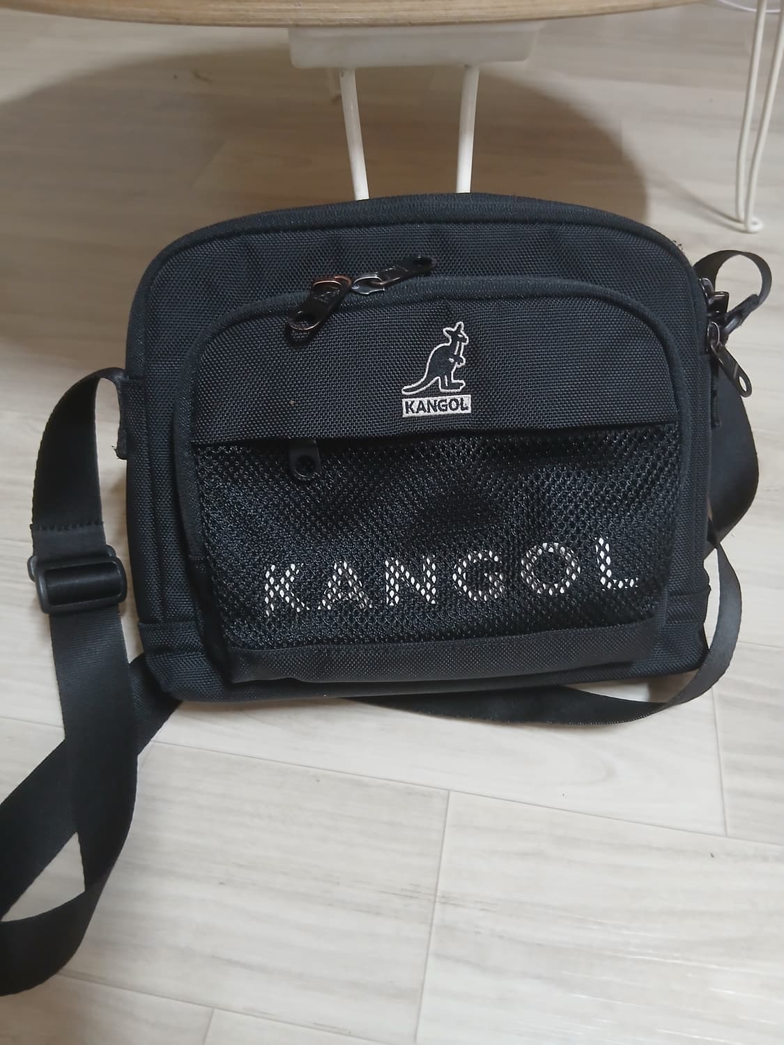 캉골 듀스 III 크로스백 블랙 중고 팝니다 상품이미지3