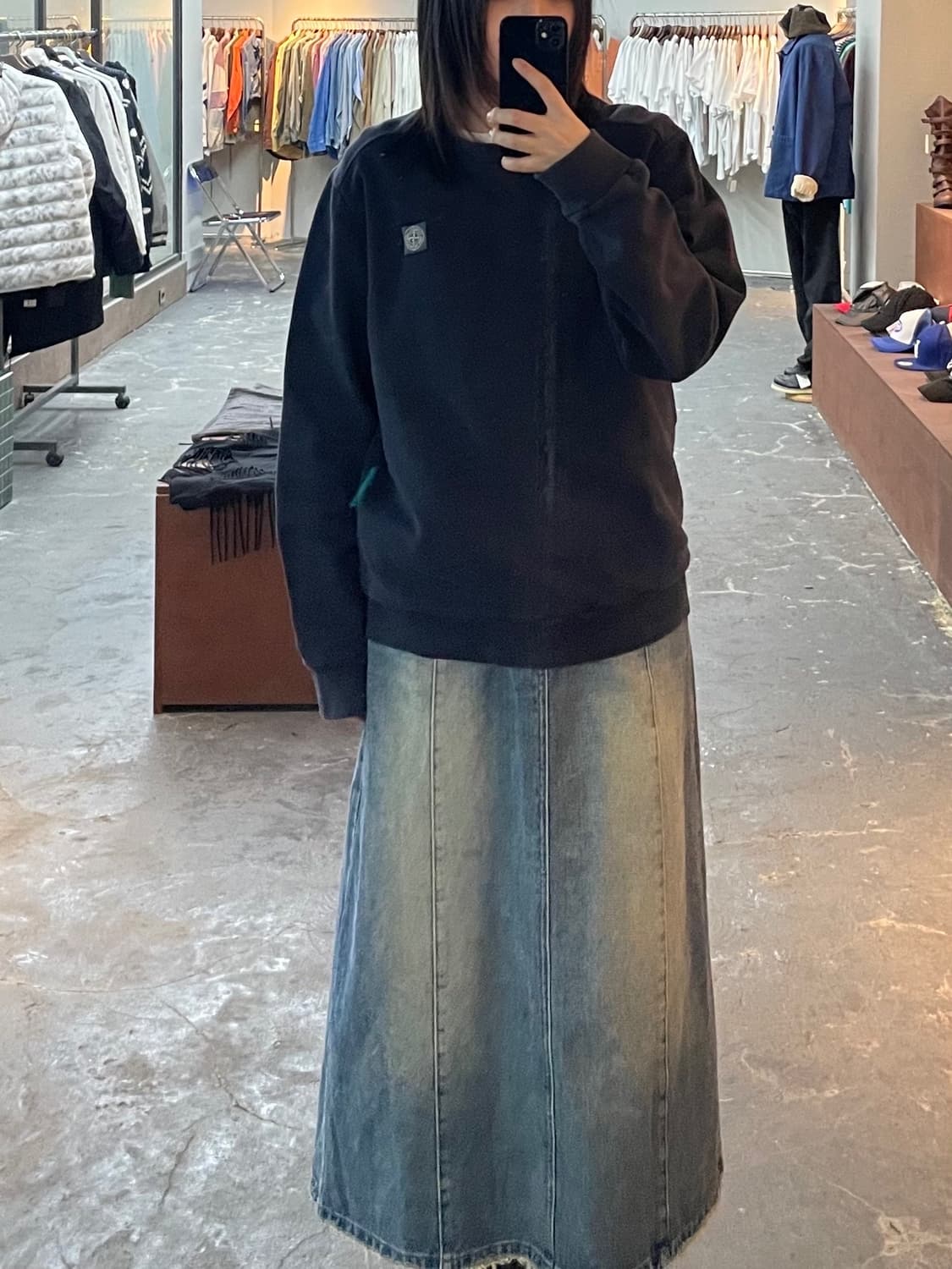 스톤아일랜드 로고패치 네이비 맨투맨 H1174 상품이미지1