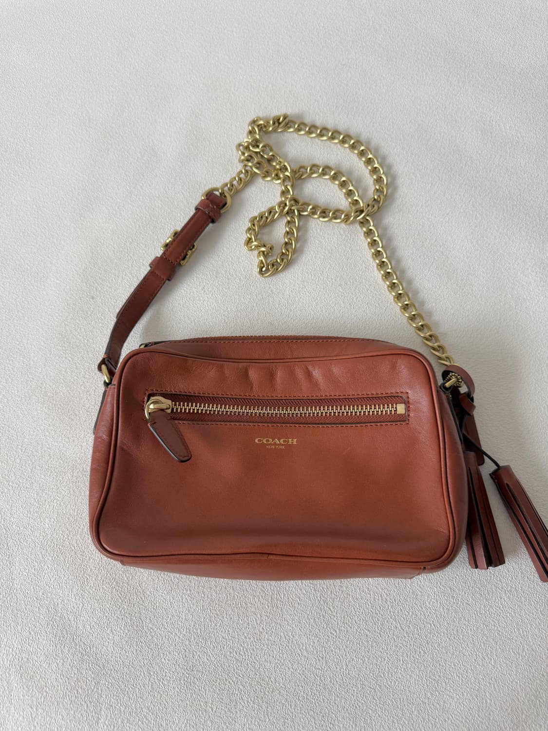 코치(COACH) 레더 체인 크로스백 상품이미지2