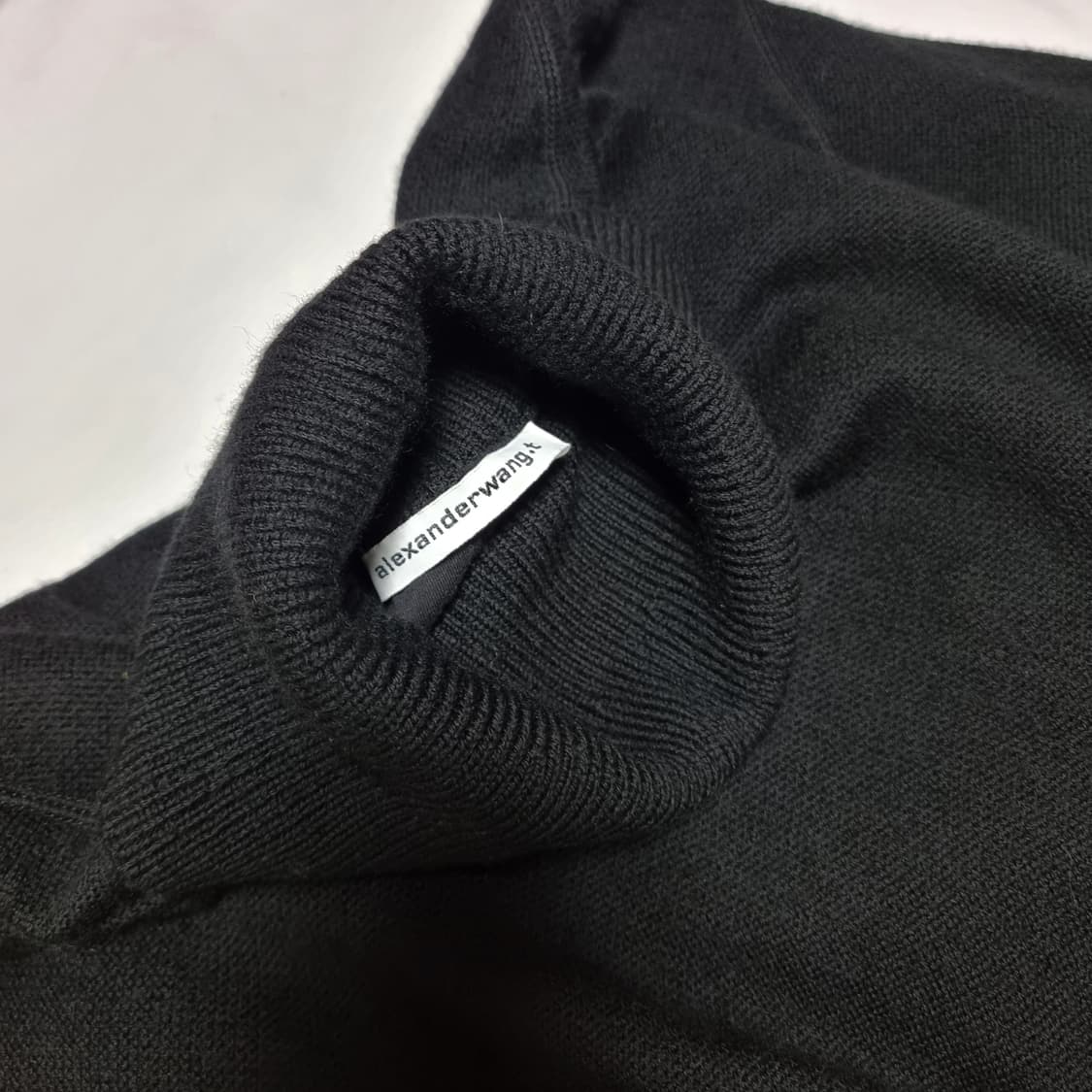 알렉산더왕 터틀넥 셔링 울100 니트 (55-날씬66/표기XS) 상태최상 상품이미지8
