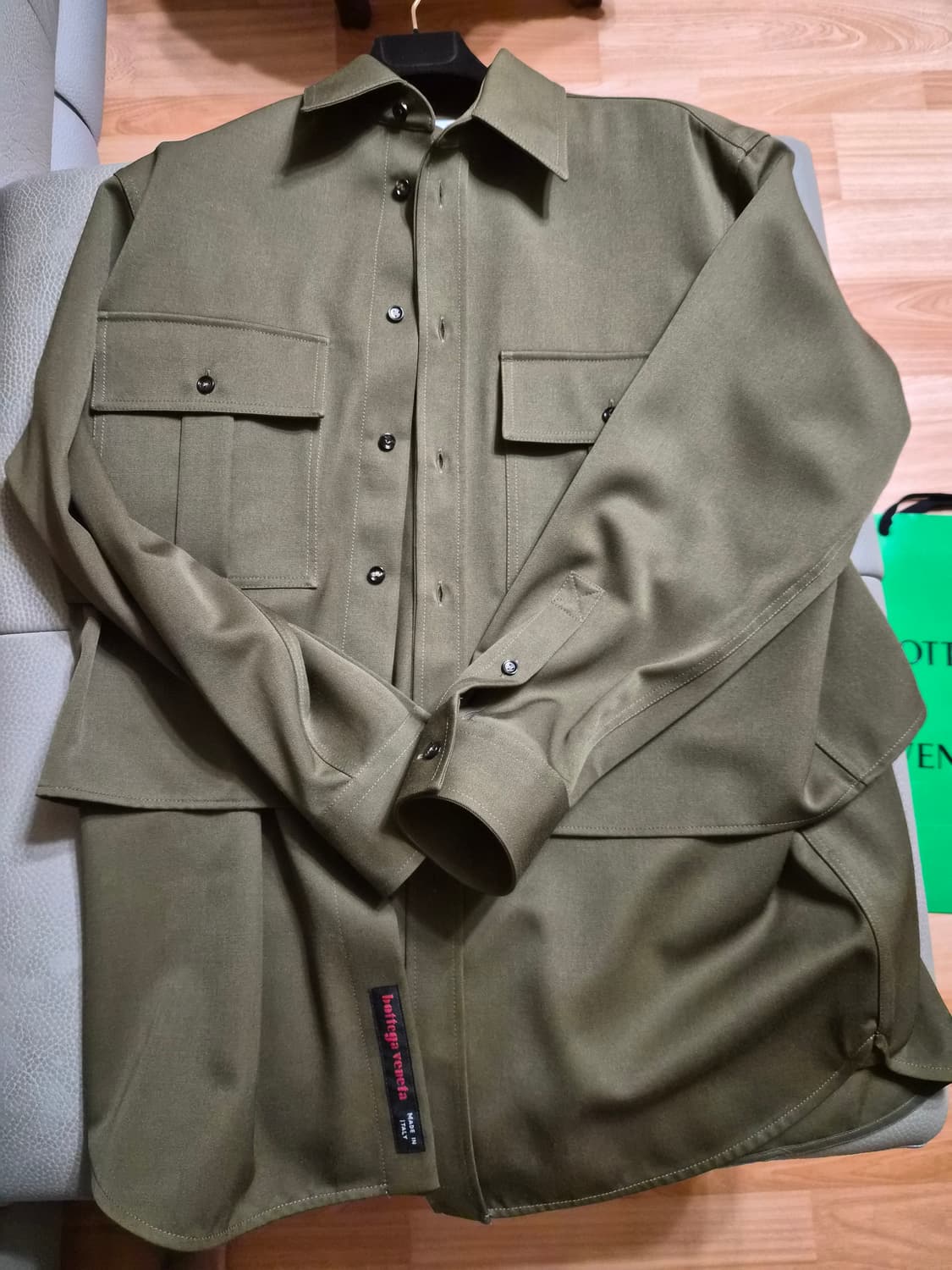 보테가베네타 자켓셔츠 새상품급 판매합니다!~ 상품이미지5