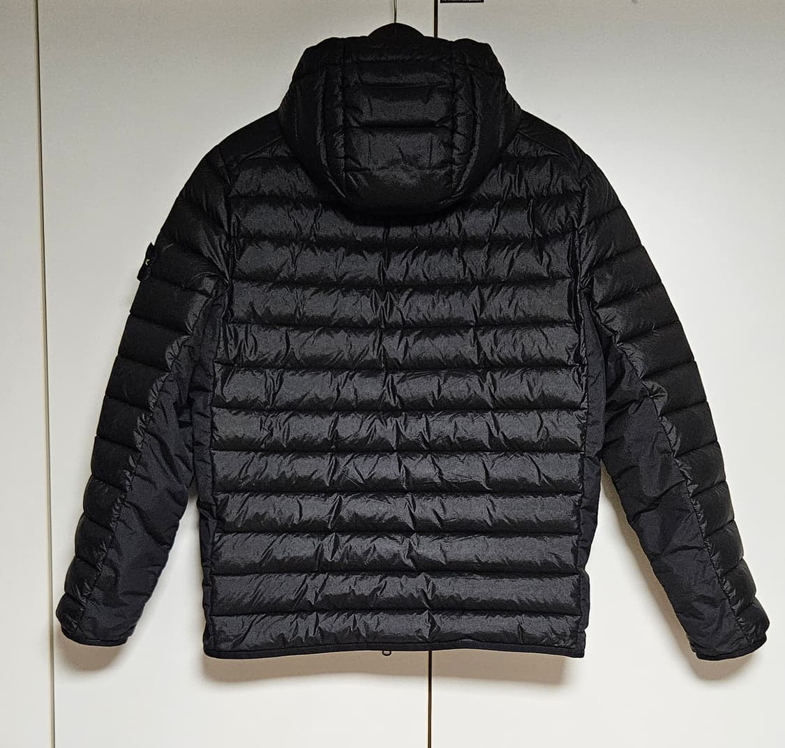 (급처.정품보증서유)스톤아일랜드 25ss 룸우븐 경량패딩 M 새제품 상품이미지3