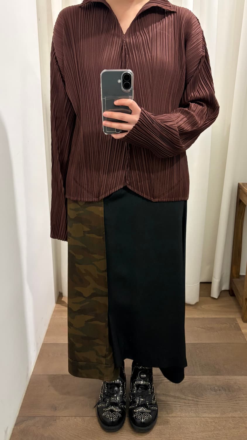 Ruffle Cutoff Detail Pleats Blouse 상품이미지8