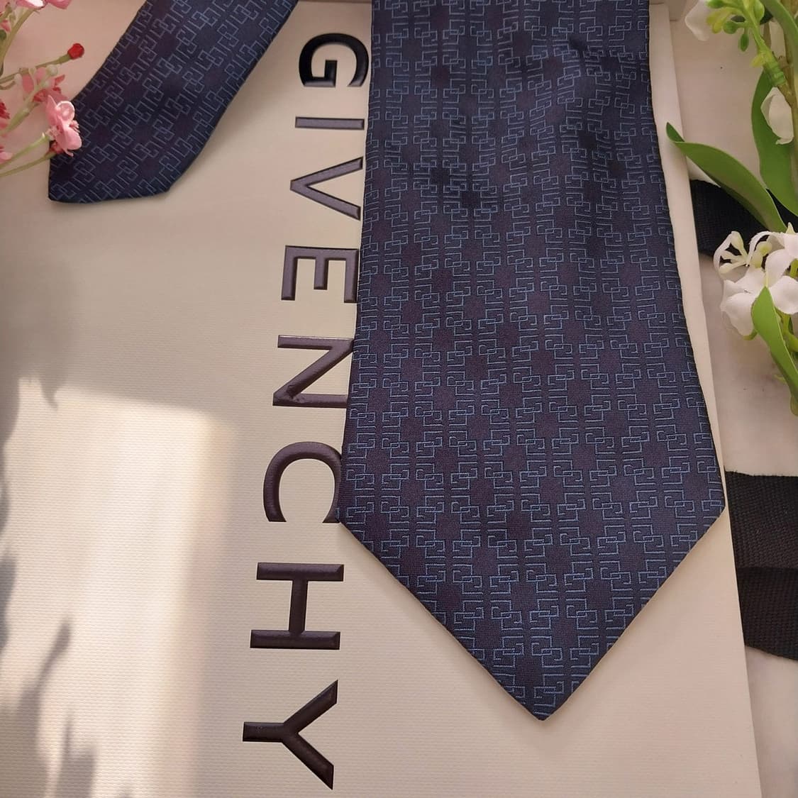 지방시 실크 네이비 로고 자카드 넥타이 9.8cm A+등급 K1557
 상품이미지3