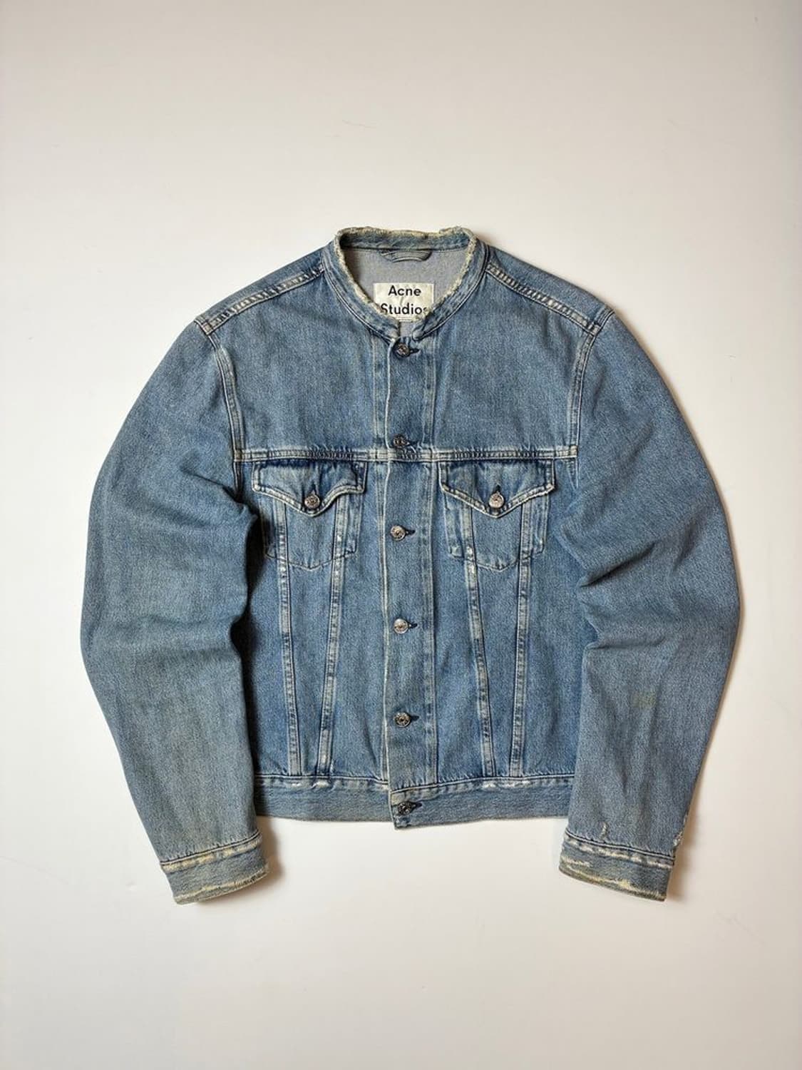 아크네 스튜디오 데님 노카라 트러커 자켓 PN8540 상품이미지1