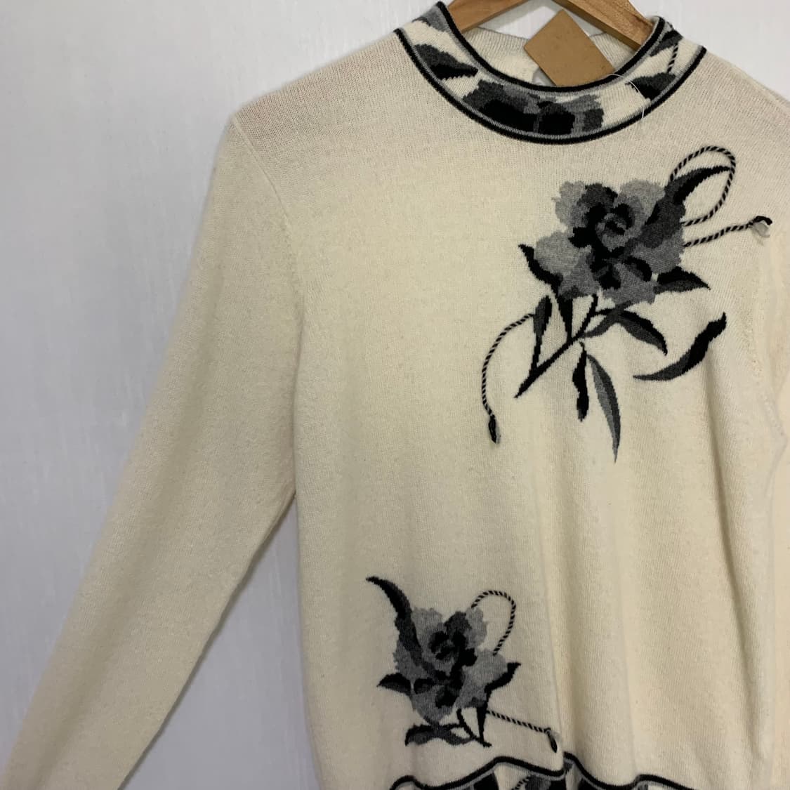 아이보리 플라워 패턴 일본 빈티지 캐시미어 100% 여성 니트 상품이미지3