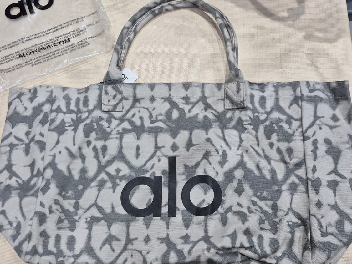 Alo 알로 타이 다이 토트백 상품이미지2