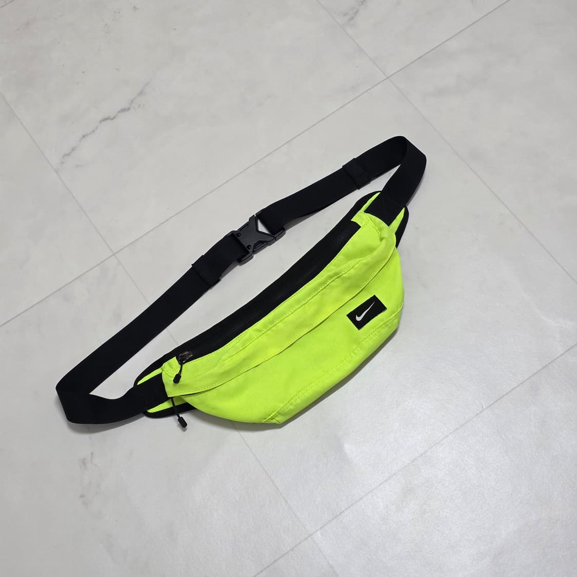 나이키 힙색 형광색 웨이스트백 상품이미지1