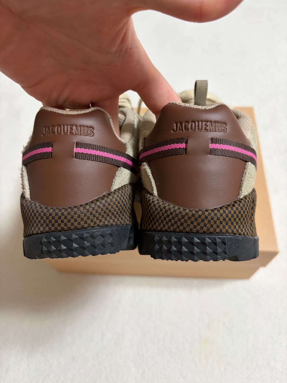 (240) 나이키x자크뮈스 에어 휴마라 LX (에일 브라운 앤 골드) 상품이미지5