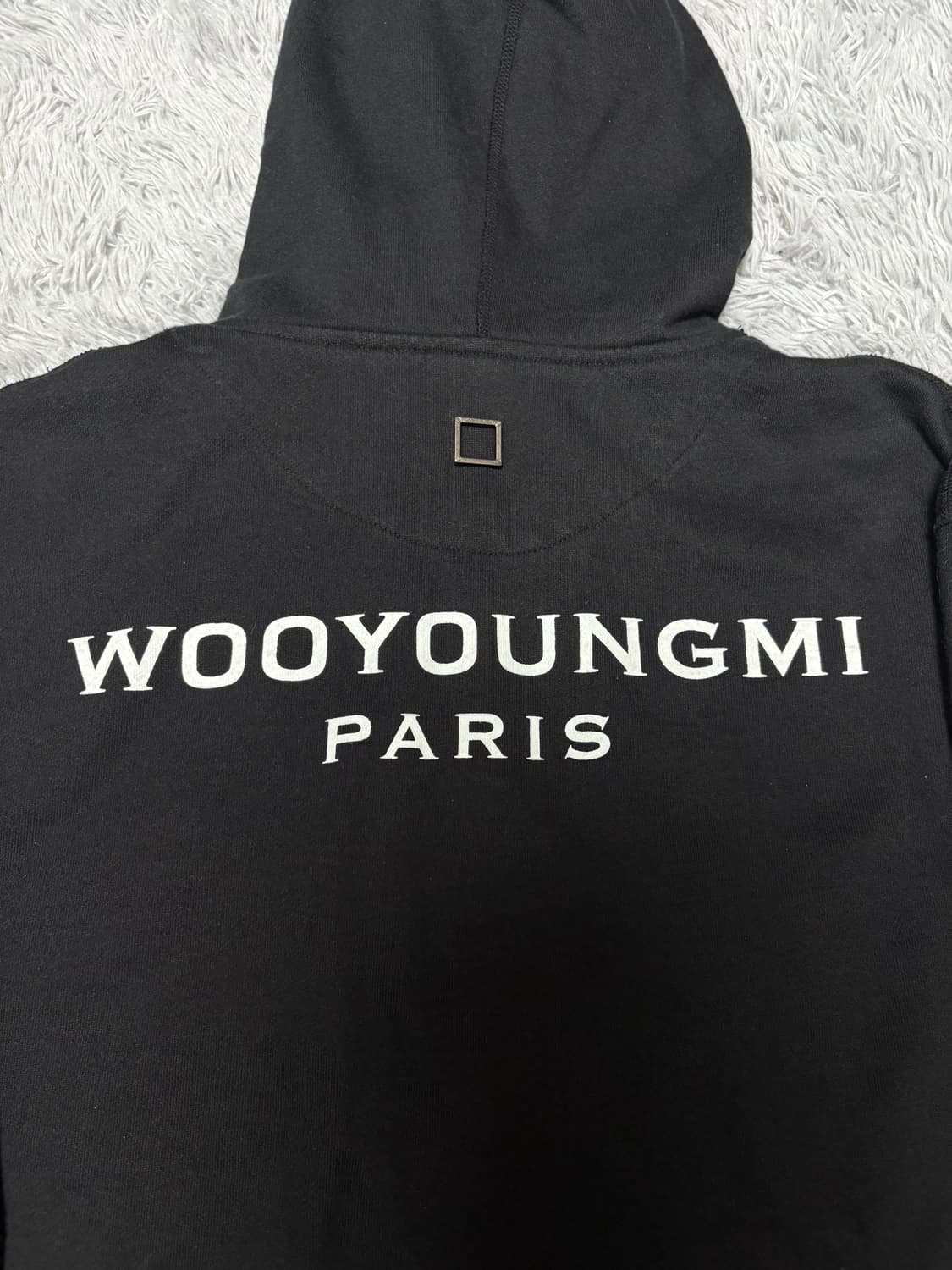 우영미 23fw 백로고 후드티 상품이미지2