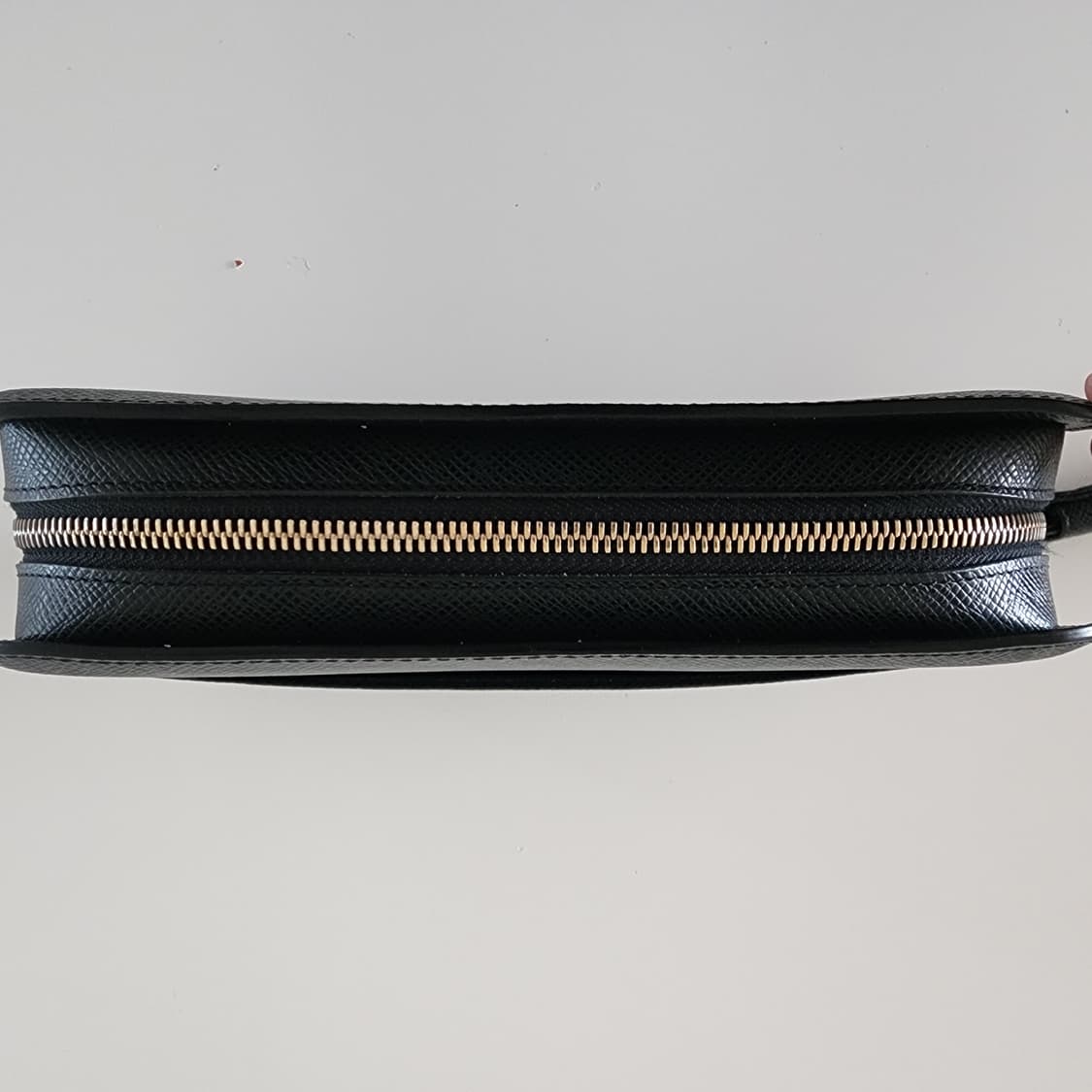 정품 루이비통 타이가 포쉐트 바이칼 클러치 세컨백 블랙 상품이미지3