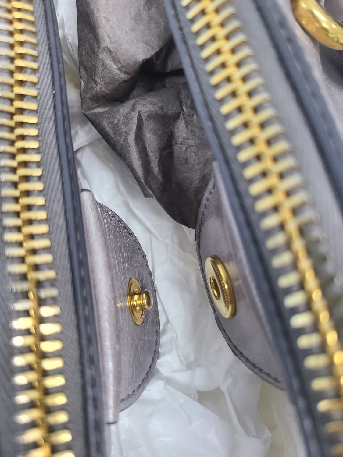 미우미우 비텔로 샤인 토트백 & 숄더백 상품이미지6