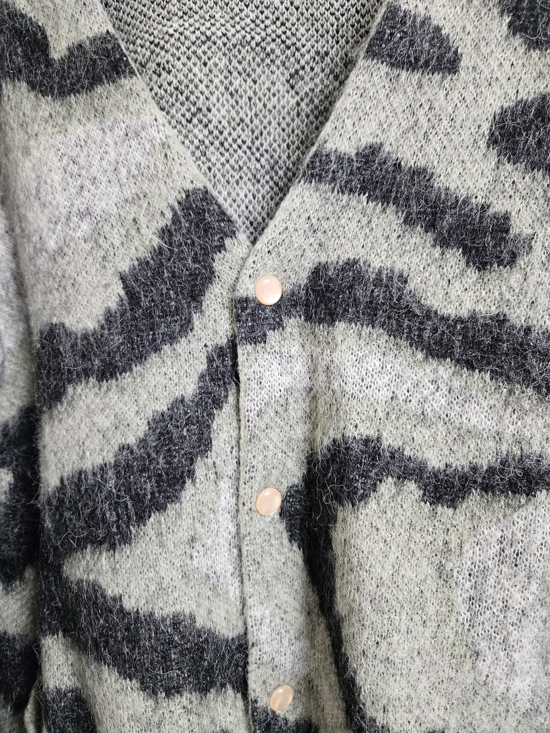 비바스튜디오 Vivastudio 패턴 모헤어 가디건 XL 상품이미지3