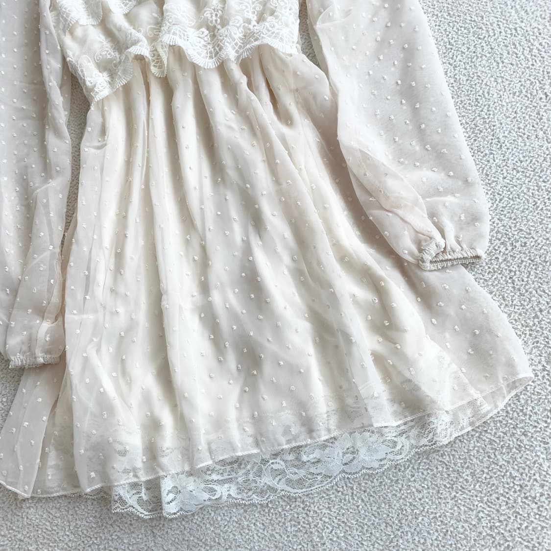 크림아이보리 ♥ 도트 레이스 여리핏 원피스 상품이미지3