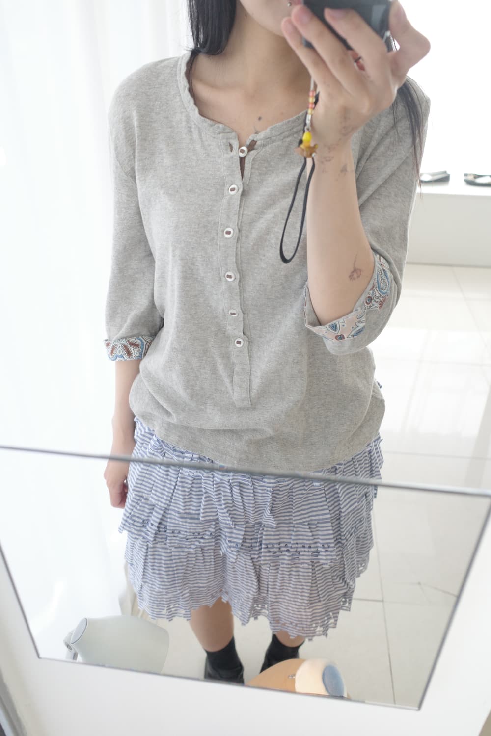 Paisley lining Henley neck top 상품이미지1