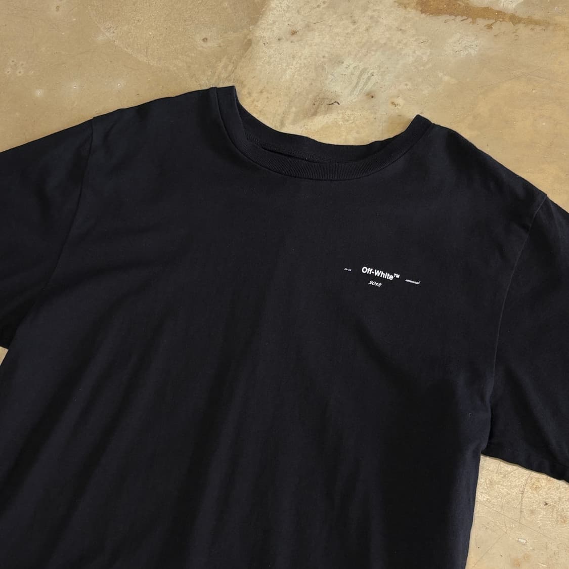 M 오프화이트 블랙 반팔티셔츠 상품이미지1