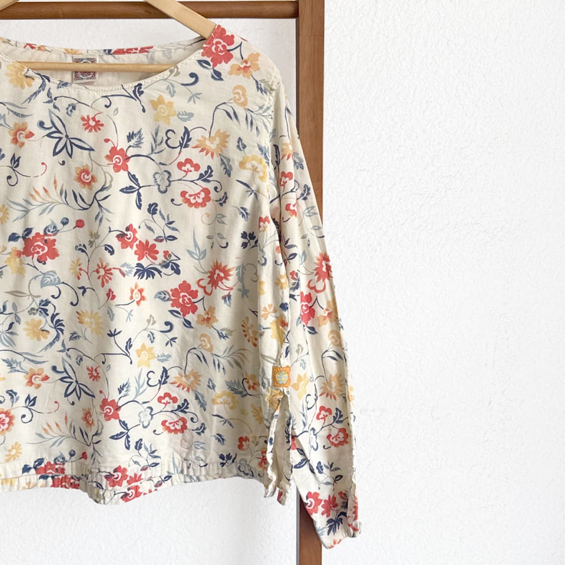 봄꽃 정원 티셔츠 상품이미지4