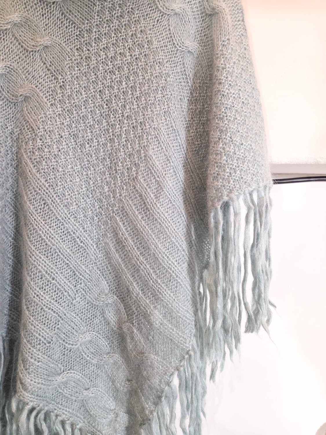 물빛 모헤어 케이프 니트 상품이미지3