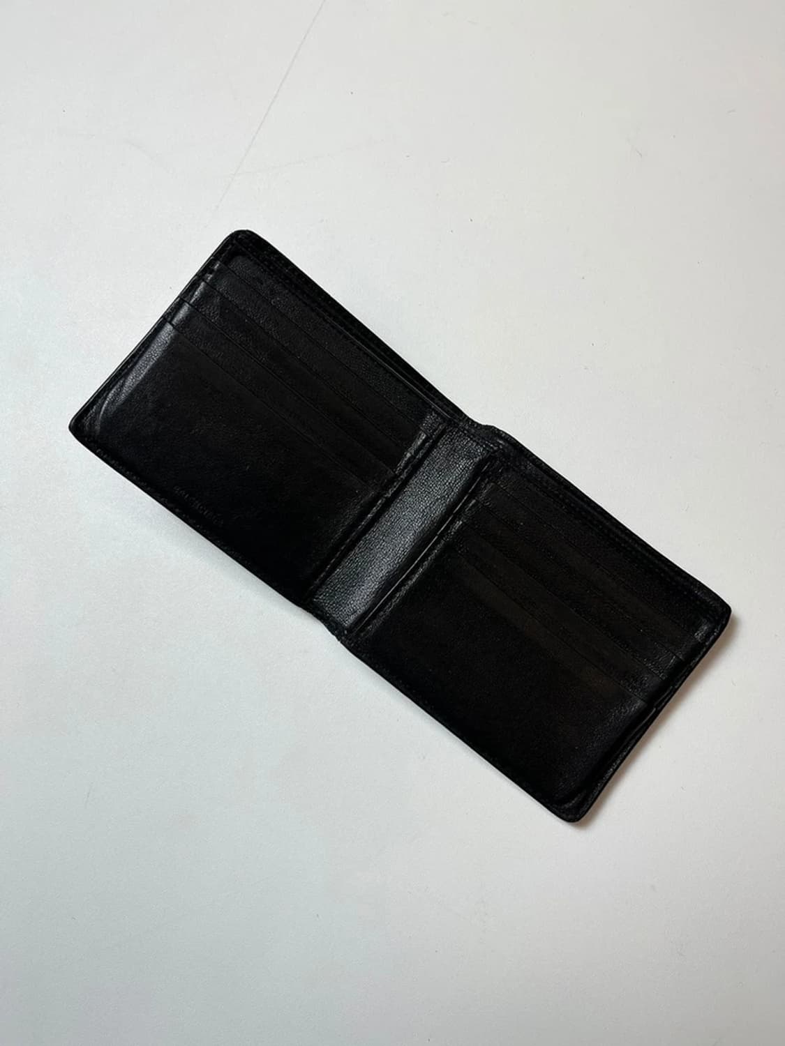 발렌시아가 캐시 스퀘어 반지갑 블랙 Q1344 상품이미지3