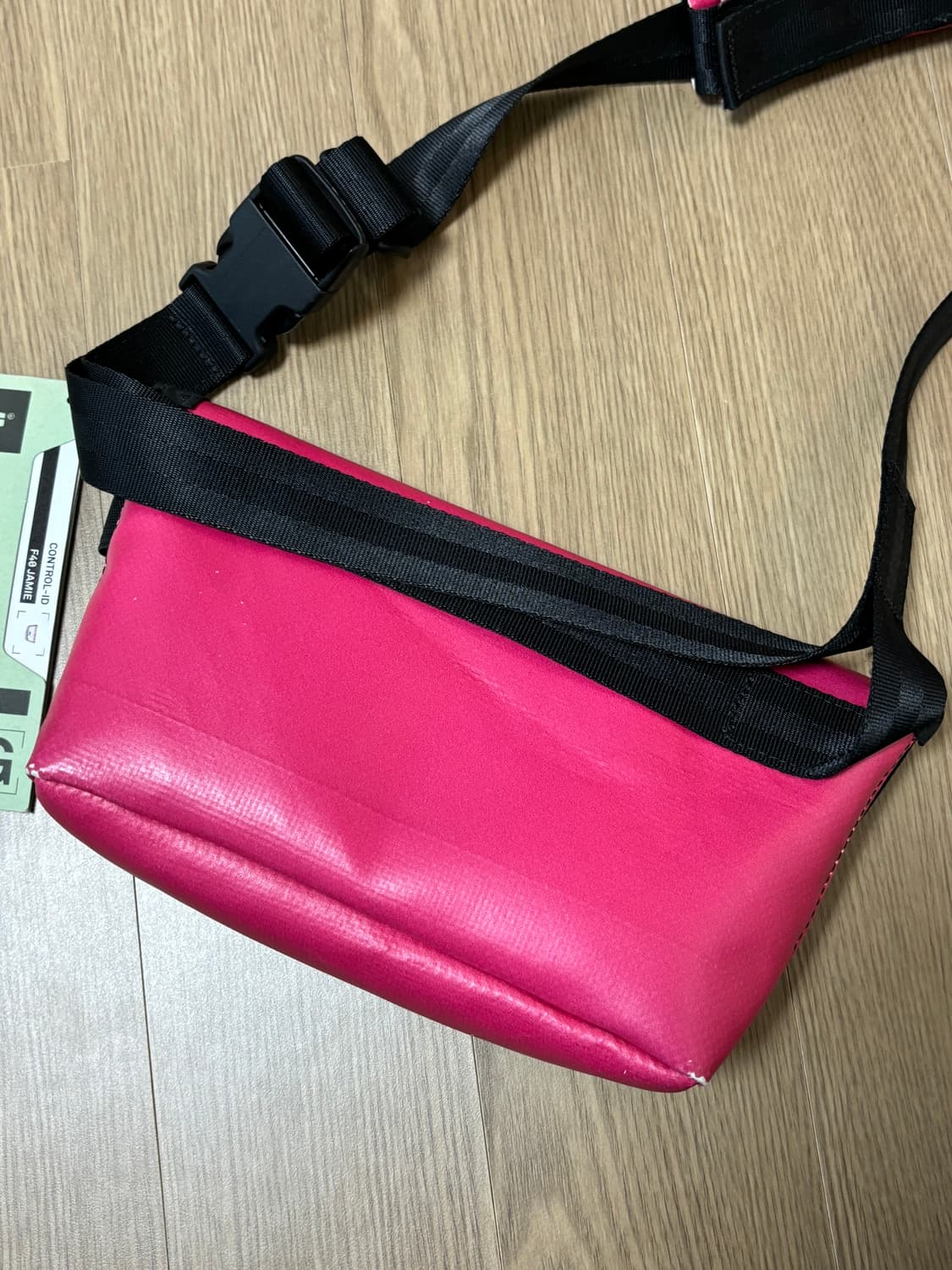 프라이탁 핑크 화이트 크로스백(제이미) 상품이미지5