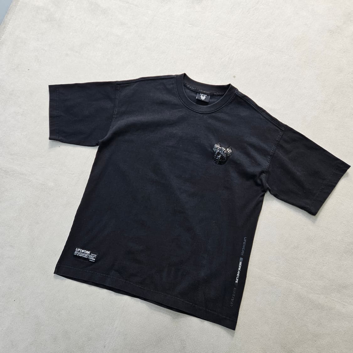 L 라이프워크 스몰로고 블랙 반팔티 0409Y 상품이미지1