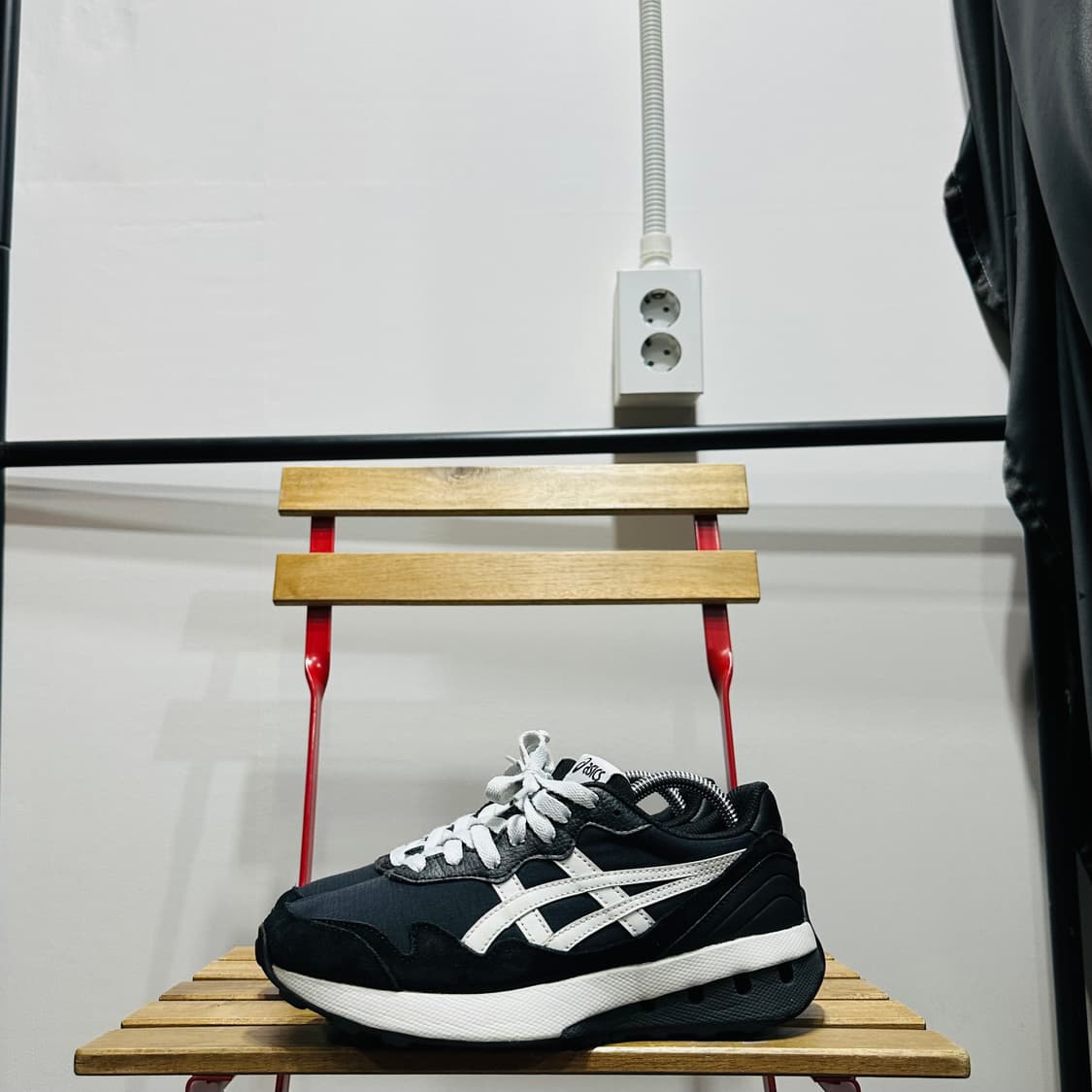 245) 아식스 운동화 여성 여자 신발 조거 X81 블랙 화이트 상품이미지3