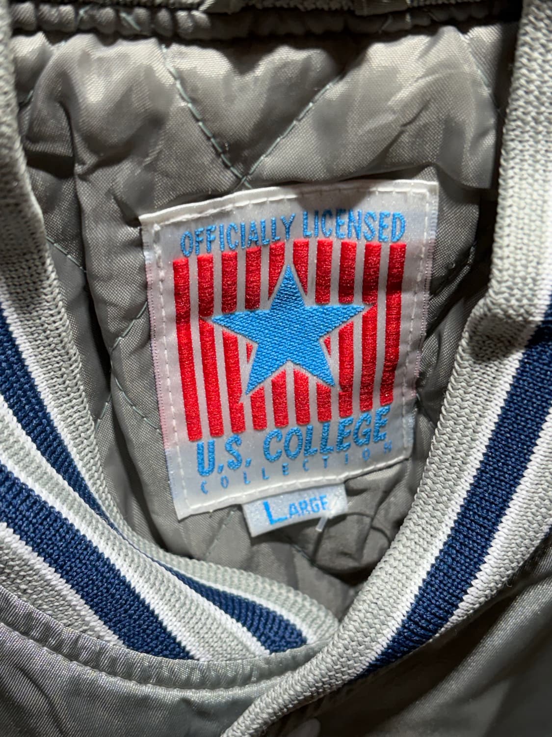 L U.S. College Hoyas 불독패치 사틴 실버 블루종 상품이미지7