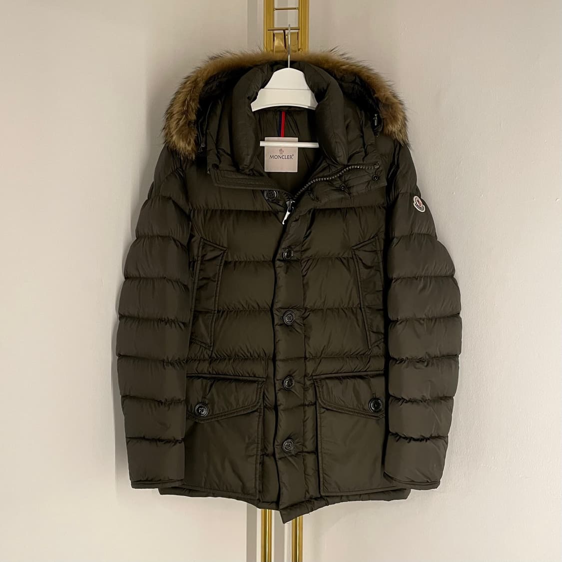 몽클레어 클루니 패딩 카키 상품이미지1