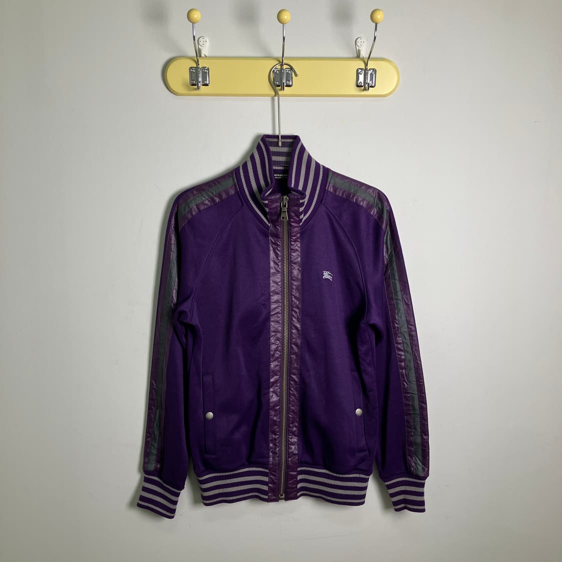 버버리 블랙라벨 퍼플 트랙 자켓 상품이미지1