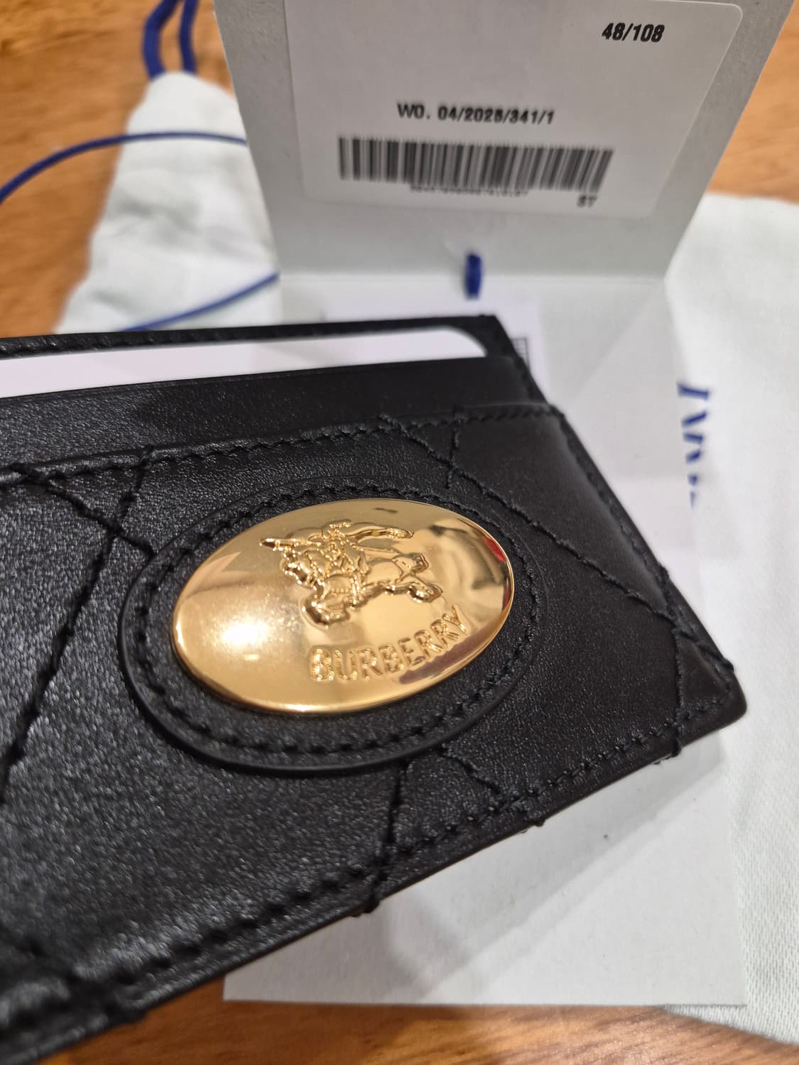 새상품/풀셋) 25시즌 버버리 스트랜드 퀼팅 가죽 카드 케이스 (블랙) 상품이미지3