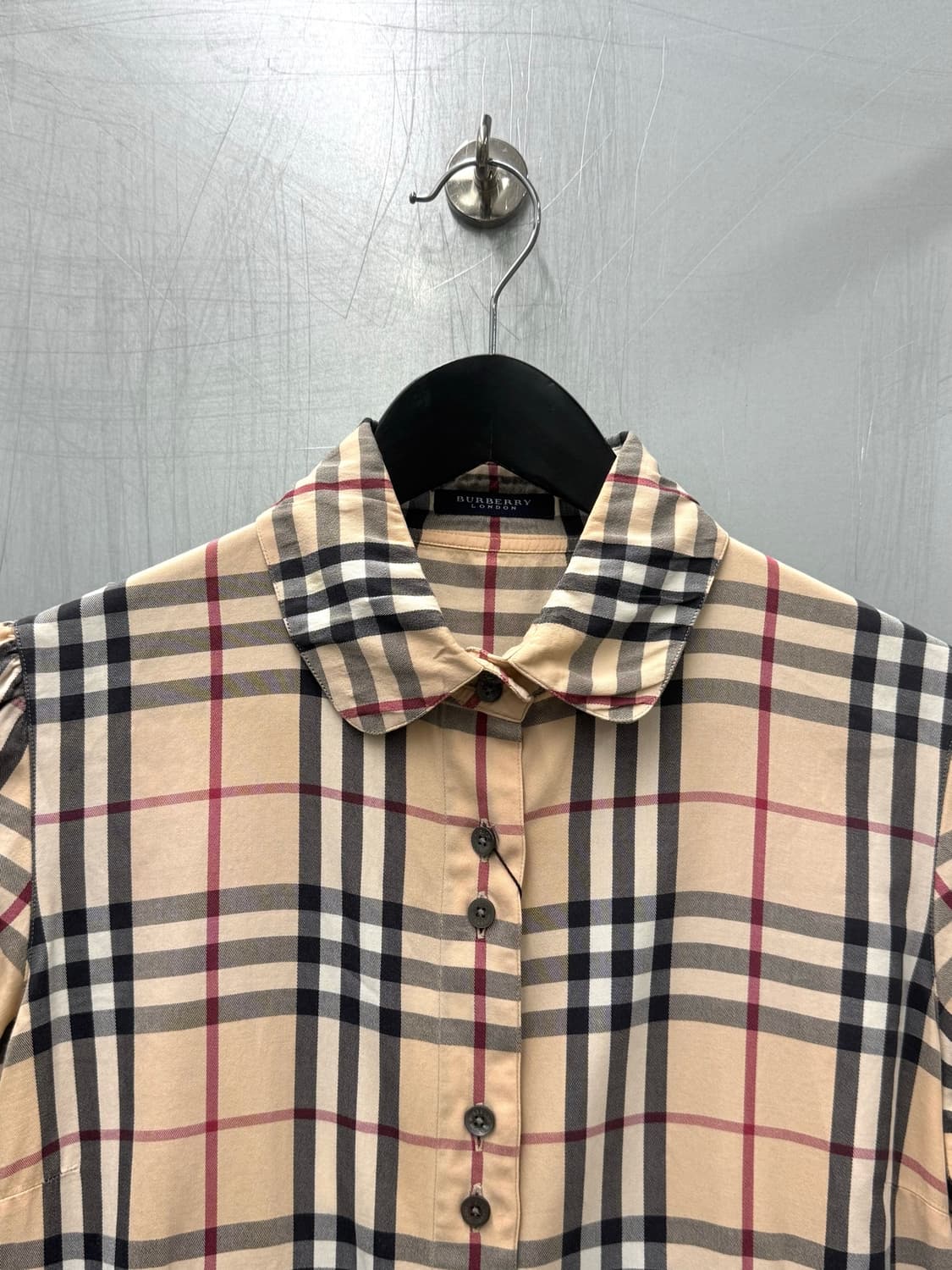 Burberry 버버리 노바체크 퍼프디테일 반소매 블라우스 상품이미지4