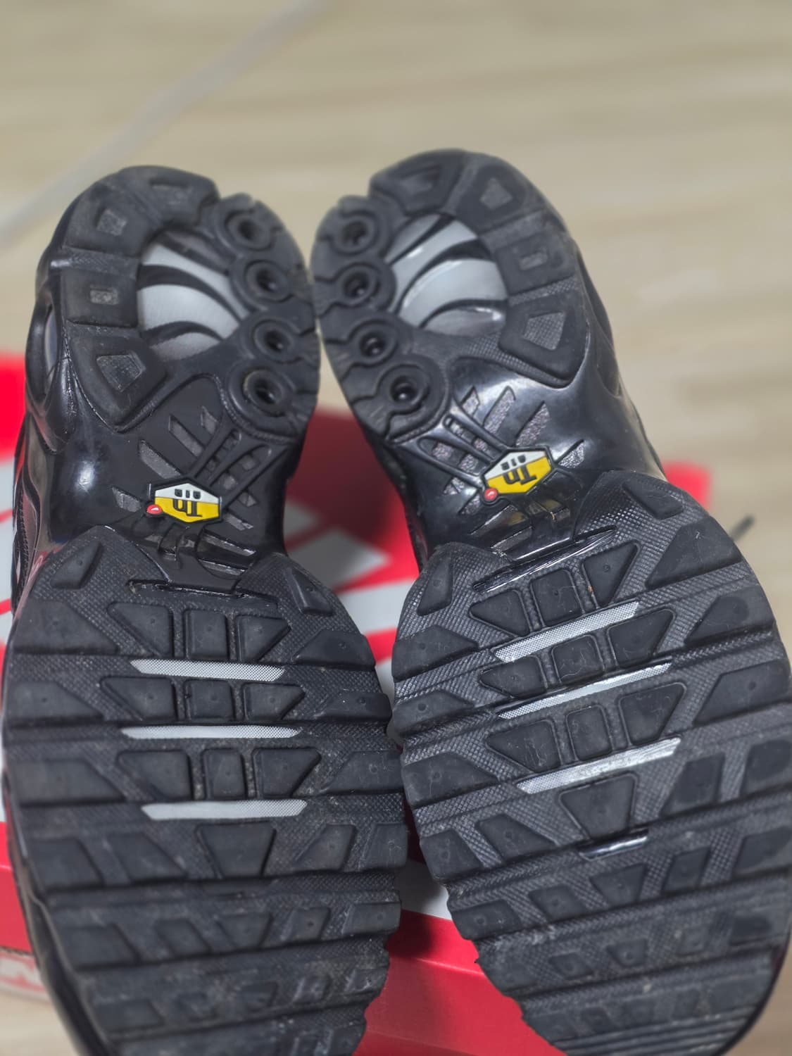 나이키 에어맥스 플러스 트리플 블랙 260 상품이미지3