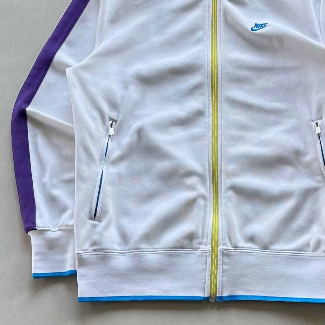 [L]나이키 스우시 화이트 트랙탑 져지 상품이미지3