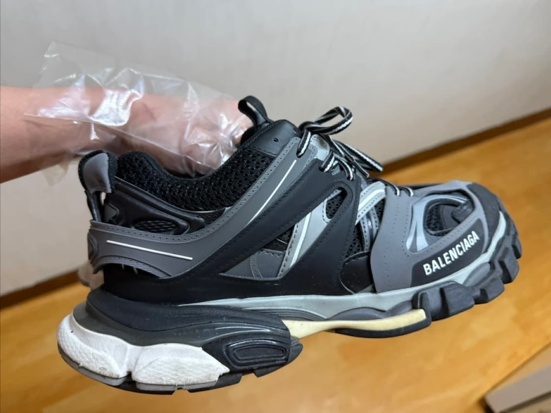 안냐세요 발렌시아가 트랙 41판매합니다!(정품)(sss급진짜이쁨)(희귀) 상품이미지3