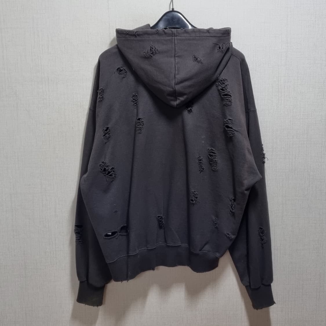 1사이즈 언더마이카 데미지 후드집업 23fw 상품이미지3