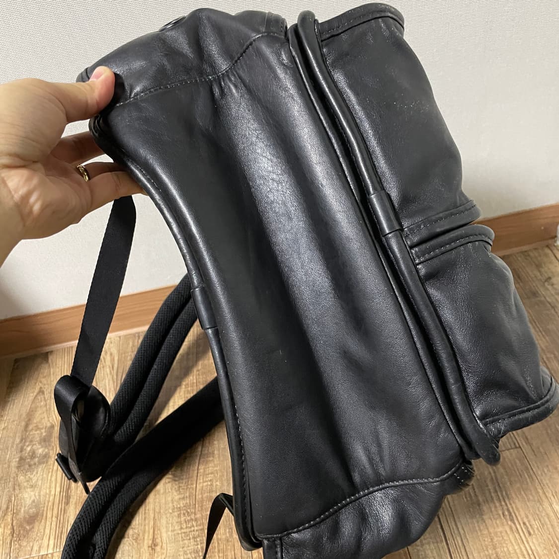 투미 알파 컴팩트 레더백팩 상품이미지4