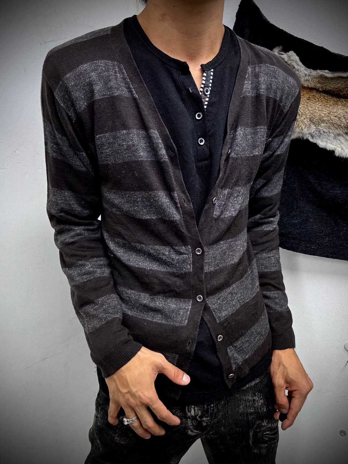 “Vintage” Y2K Black Stripe Cardigan 상품이미지1