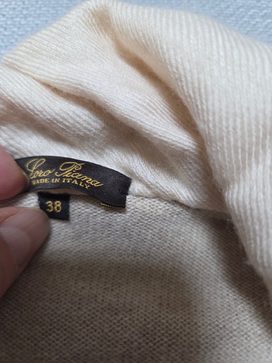 로로피아나 가디건 팝니다 상품이미지5