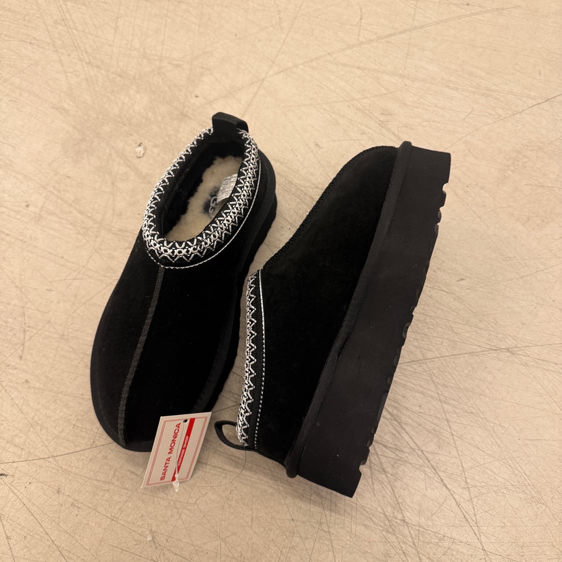 어그 블랙 통굽 부츠 U750 상품이미지3